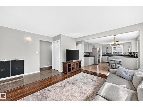 3615 10 Av Nw, Edmonton, AB - Indoor Photo Showing Living Room