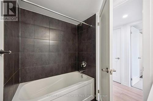 25 - 940 St David Street N, Centre Wellington (Fergus), ON - Indoor Photo Showing Bathroom