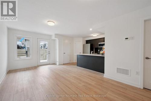 25 - 940 St David Street N, Centre Wellington (Fergus), ON - Indoor