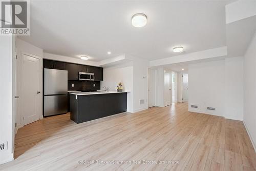 25 - 940 St David Street N, Centre Wellington (Fergus), ON - Indoor Photo Showing Kitchen