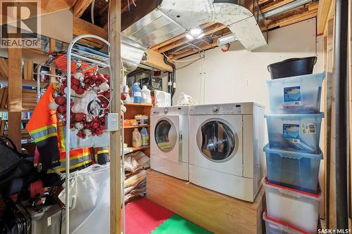 523 Denham Way, Saskatoon, SK - Indoor Photo Showing Laundry Room