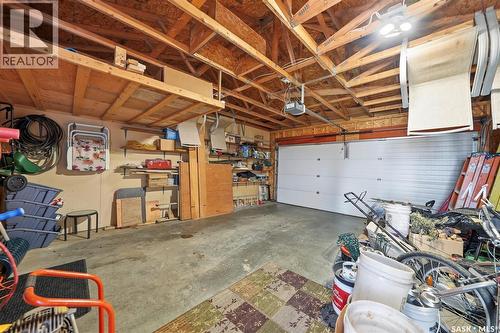 523 Denham Way, Saskatoon, SK - Indoor Photo Showing Garage