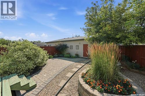 523 Denham Way, Saskatoon, SK - Outdoor