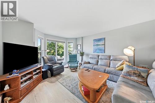 523 Denham Way, Saskatoon, SK - Indoor Photo Showing Living Room