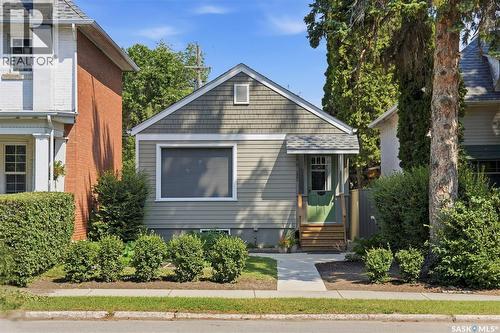 1021 12Th Street E, Saskatoon, SK - Outdoor