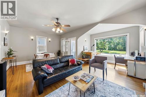 1021 12Th Street E, Saskatoon, SK - Indoor Photo Showing Living Room