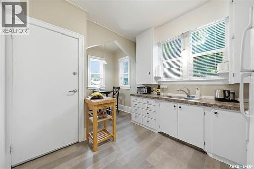 1021 12Th Street E, Saskatoon, SK - Indoor Photo Showing Kitchen With Double Sink