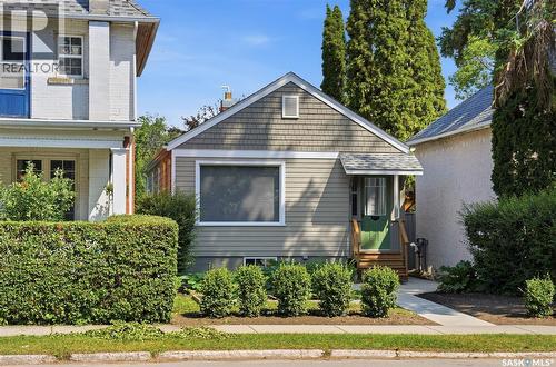 1021 12Th Street E, Saskatoon, SK - Outdoor