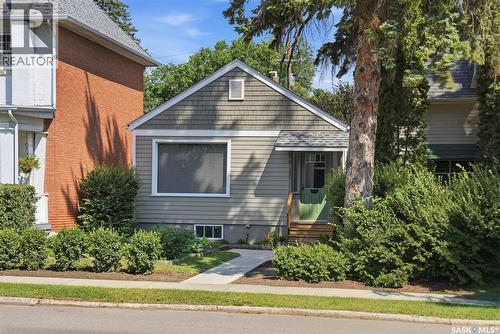 1021 12Th Street E, Saskatoon, SK - Outdoor