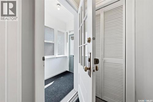 1021 12Th Street E, Saskatoon, SK - Indoor