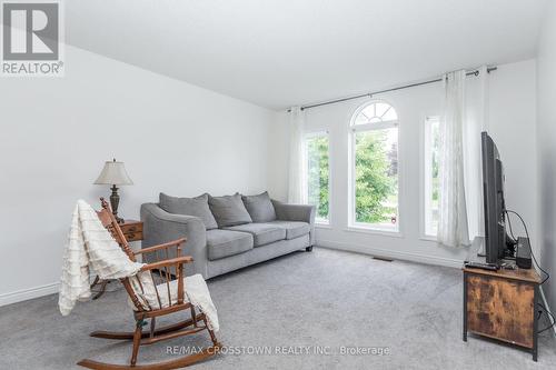 1 Lang Drive, Barrie, ON - Indoor Photo Showing Living Room
