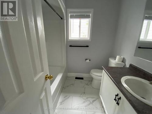 41 Copeman Crescent, Barrie, ON - Indoor Photo Showing Bathroom
