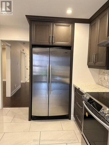 Main - 210 Ecclestone Drive, Brampton, ON - Indoor Photo Showing Kitchen