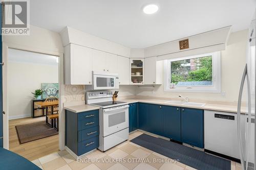 2343 Whitehaven Crescent, Ottawa, ON - Indoor Photo Showing Kitchen With Double Sink