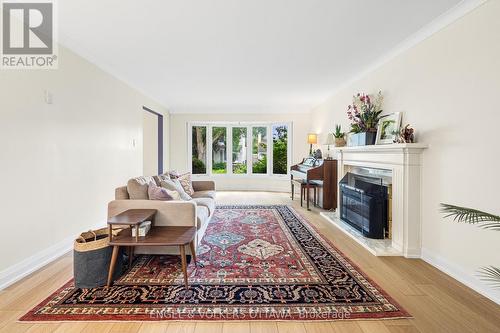 2343 Whitehaven Crescent, Ottawa, ON - Indoor Photo Showing Living Room With Fireplace