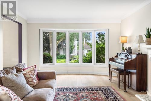 2343 Whitehaven Crescent, Ottawa, ON - Indoor Photo Showing Living Room