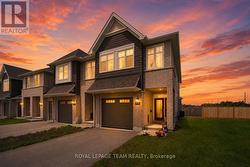 715 MAVERICK CRESCENT Ottawa, ON K2S 2X1