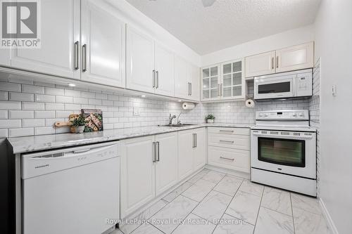 607 - 93 Westwood Road, Guelph (Willow West/Sugarbush/West Acres), ON - Indoor Photo Showing Kitchen