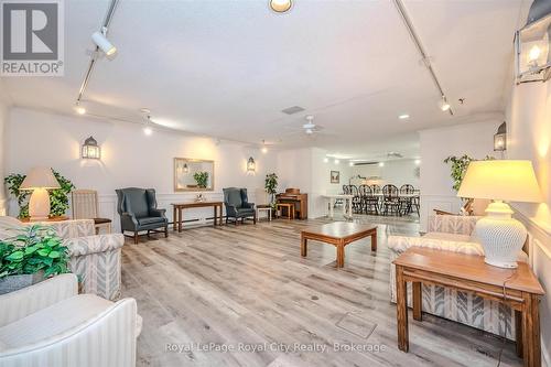 607 - 93 Westwood Road, Guelph (Willow West/Sugarbush/West Acres), ON - Indoor Photo Showing Living Room