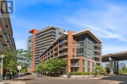 1001 - 50 BRUYERES MEWS Toronto, ON M5V 0A7