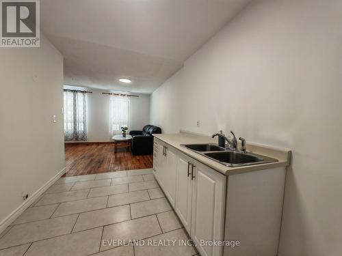 18 Camberley Court, Toronto, ON - Indoor