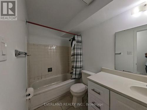 18 Camberley Court, Toronto, ON - Indoor Photo Showing Bathroom