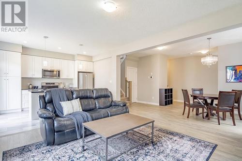 1016 Wright Drive, Midland, ON - Indoor Photo Showing Living Room
