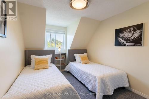 245 Elmira Road S, Guelph (Willow West/Sugarbush/West Acres), ON - Indoor Photo Showing Bedroom