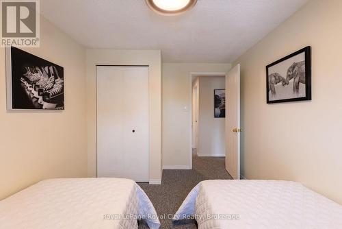 245 Elmira Road S, Guelph (Willow West/Sugarbush/West Acres), ON - Indoor Photo Showing Bedroom