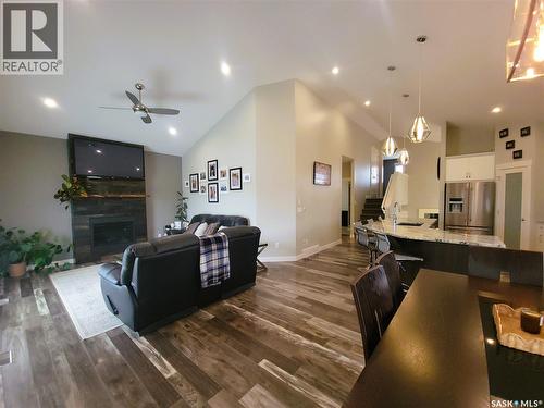 626 Kinloch Crescent, Saskatoon, SK - Indoor With Fireplace