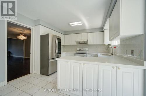 29 Charrington Crescent, Markham, ON - Indoor Photo Showing Kitchen