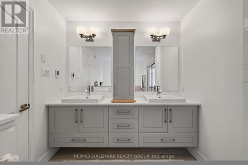878 Excursion Way, Ottawa, ON - Indoor Photo Showing Bathroom