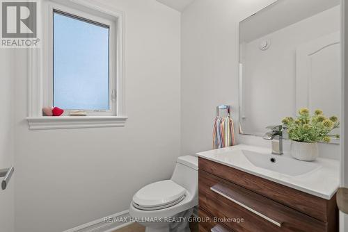 878 Excursion Way, Ottawa, ON - Indoor Photo Showing Bathroom