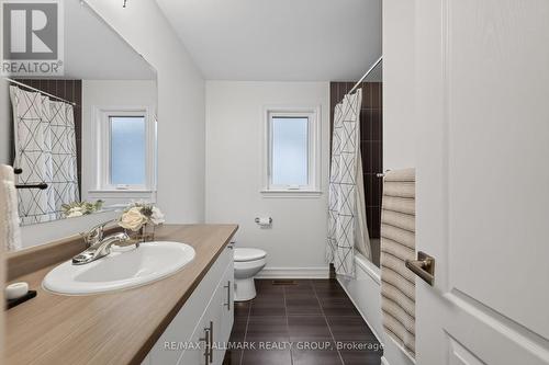 878 Excursion Way, Ottawa, ON - Indoor Photo Showing Bathroom