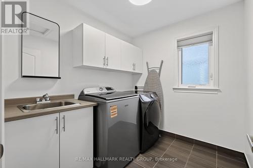 878 Excursion Way, Ottawa, ON - Indoor Photo Showing Laundry Room