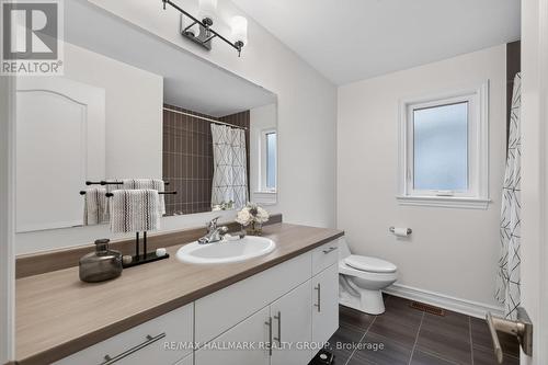 878 Excursion Way, Ottawa, ON - Indoor Photo Showing Bathroom