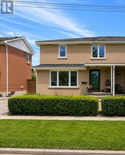 139 VAUXHALL DRIVE  Toronto, ON M1P 1R5