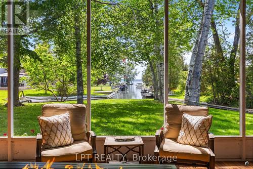 204 THE QUEENSWAY S  Georgina, ON L4P 2A6