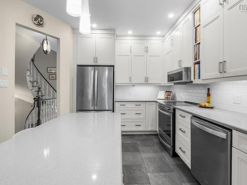 123 Anchor Drive, Halifax, NS - Indoor Photo Showing Kitchen With Stainless Steel Kitchen With Upgraded Kitchen