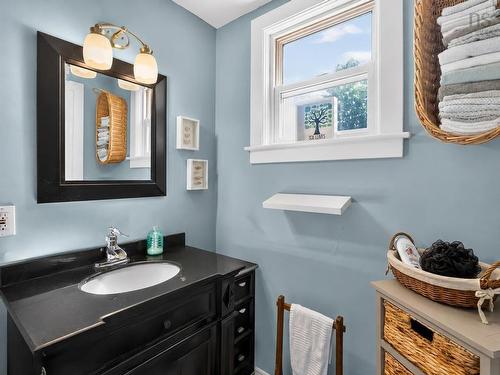 252 Main Street, Berwick, NS - Indoor Photo Showing Bathroom