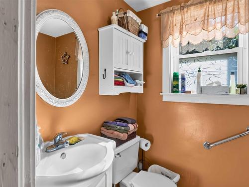 252 Main Street, Berwick, NS - Indoor Photo Showing Bathroom