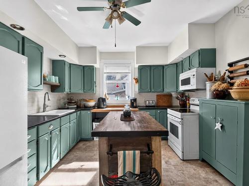 252 Main Street, Berwick, NS - Indoor Photo Showing Kitchen