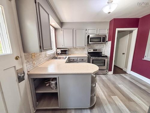 45 Hillcrest Street, Bridgewater, NS - Indoor Photo Showing Kitchen