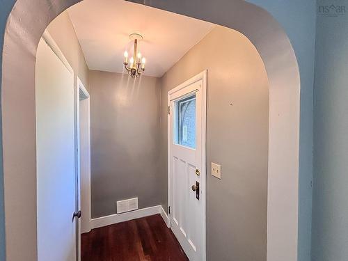 45 Hillcrest Street, Bridgewater, NS - Indoor Photo Showing Other Room