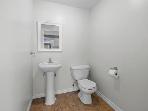 1 Deblois Street, Charlottetown, PE - Indoor Photo Showing Bathroom