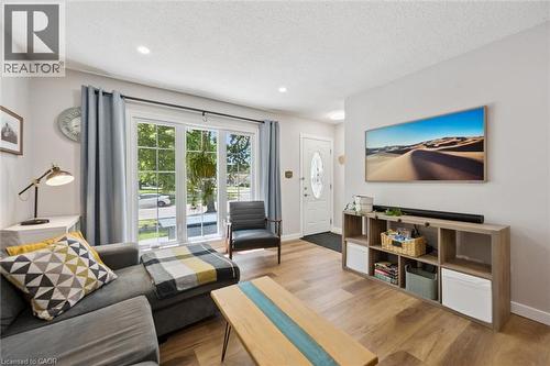 2 Keewatin Avenue, Kitchener, ON - Indoor Photo Showing Living Room
