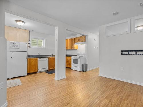 6147 Pepperell Street, Halifax, NS - Indoor Photo Showing Kitchen