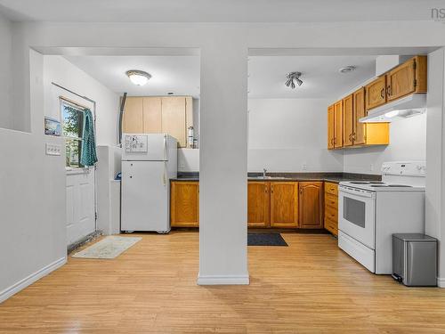 6147 Pepperell Street, Halifax, NS - Indoor Photo Showing Kitchen