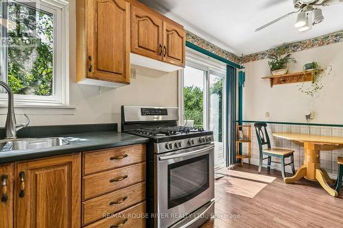 19 Tinbury Place, Toronto, ON - Indoor Photo Showing Kitchen