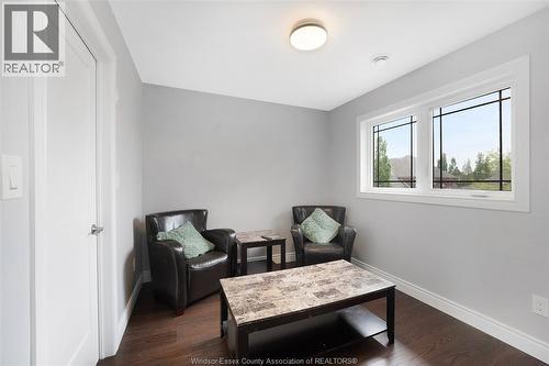 300 Shoreview Circle, Windsor, ON - Indoor Photo Showing Other Room